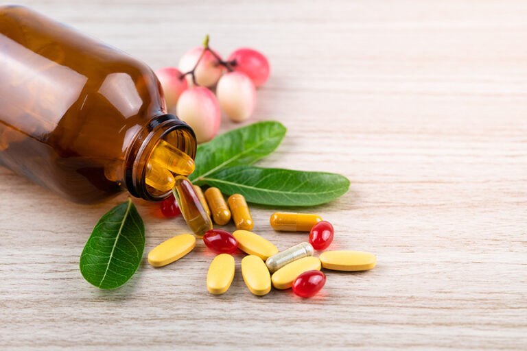 alternative-medicine-vitamin-supplements-from-natural-herbs_864x576